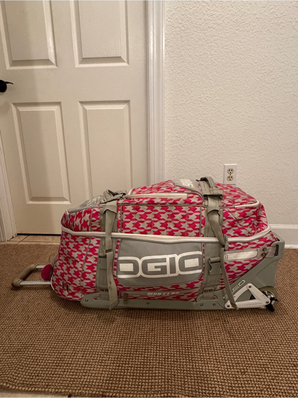 OGIO Pink Houndstooth Rolling Gear Bag with Gray Trim
